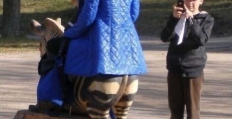 Hunting the Invisible: How Photographs Reveal Hidden Moments and Optical Illusions